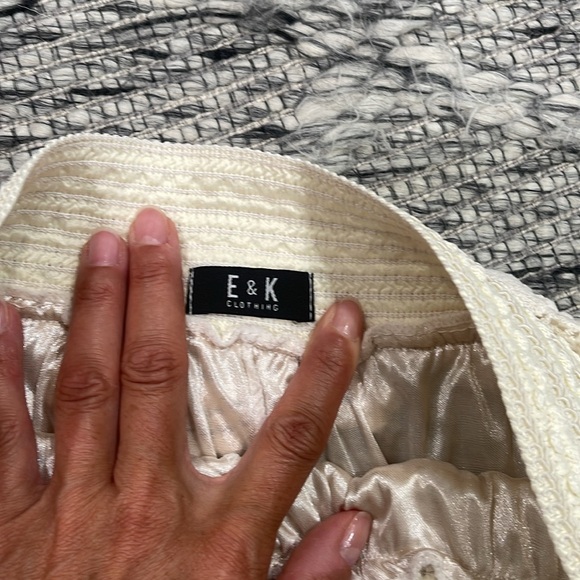 EUC Lace Layered Shorts - Picture 3 of 5